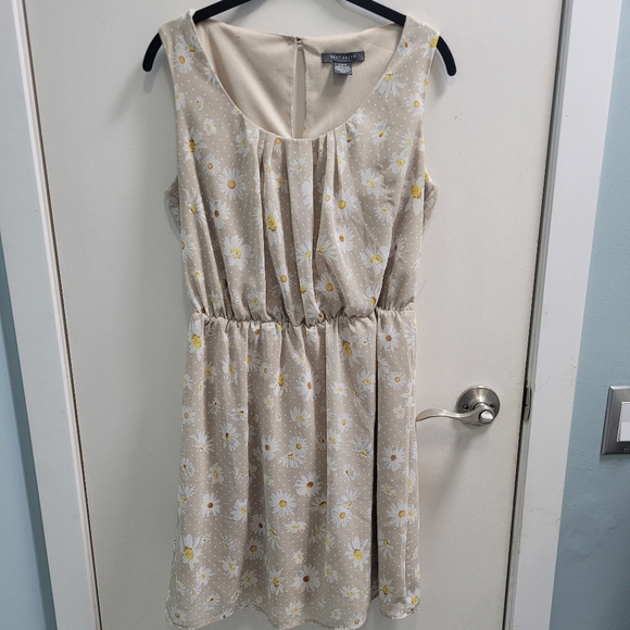 Large Suzy Shier Sleeveless Lined Daisy Dress - Picture 1 of 12